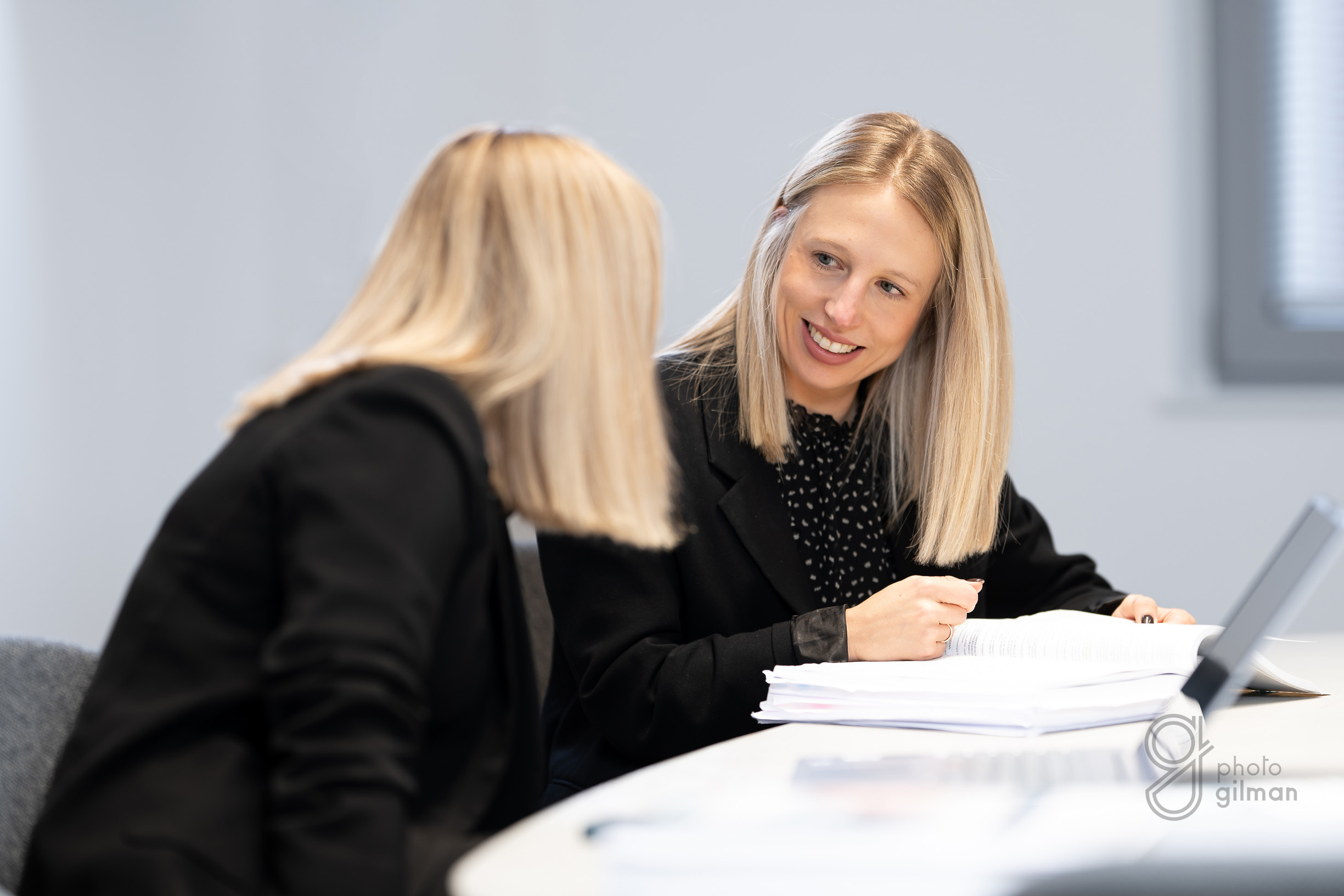 Caroline Hanquet et Manon Lecomte, Etude d'huissier de justice à Liège